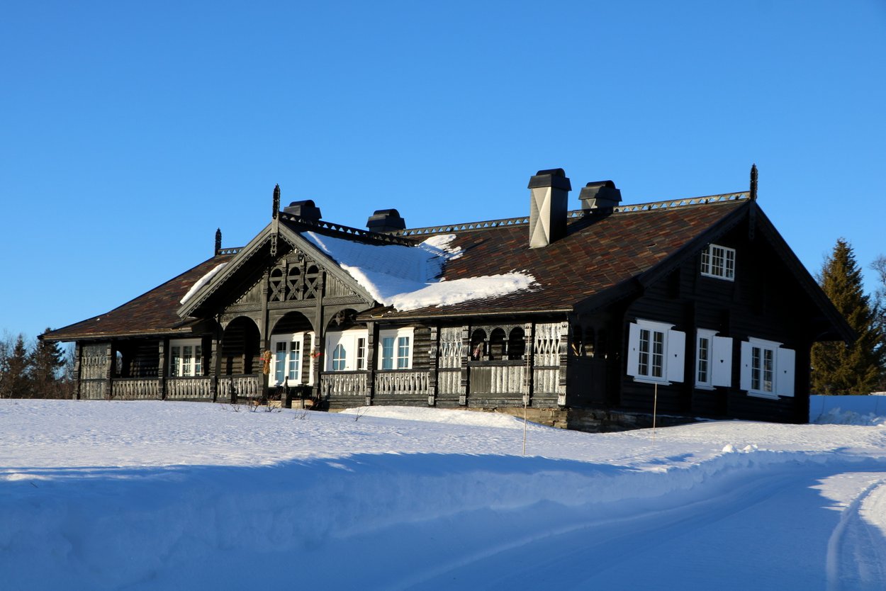 Bjorkasen hunting lodge in Gala property-015
